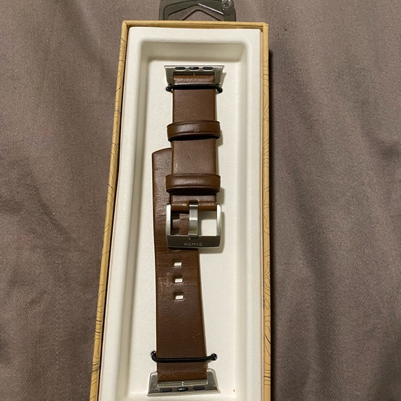 Nomad Brown Leather Apple Watch 38mm band - Picture 2 of 3